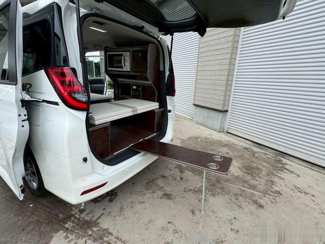 座椅拼大床两人休息带家电改装费用低开元棋牌MPV轻松露营丰田Noah(图3)