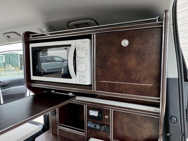 座椅拼大床两人休息带家电改装费用低开元棋牌MPV轻松露营丰田Noah(图2)