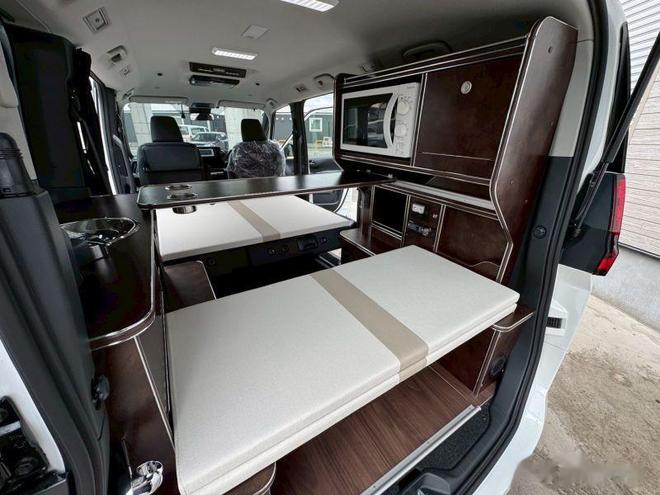 座椅拼大床两人休息带家电改装费用低开元棋牌MPV轻松露营丰田Noah(图6)