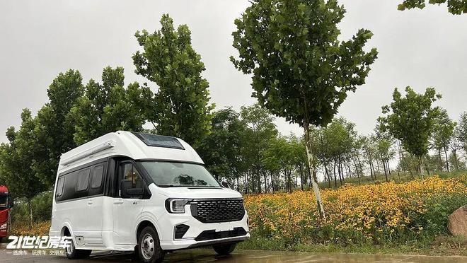 这款飞翔T8铁C房车如何做到“配置拉满”？开元棋牌网站福特23T动力+无接缝车身！(图7)